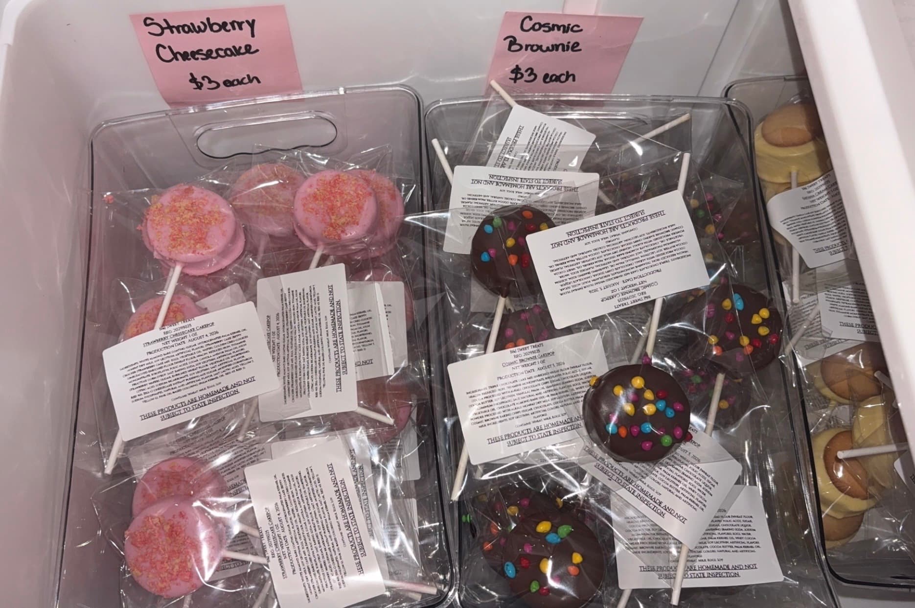 Strawberry Chessecake Cakepops
